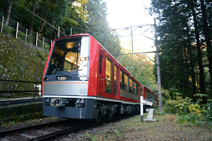 箱根登山铁道3000型列车