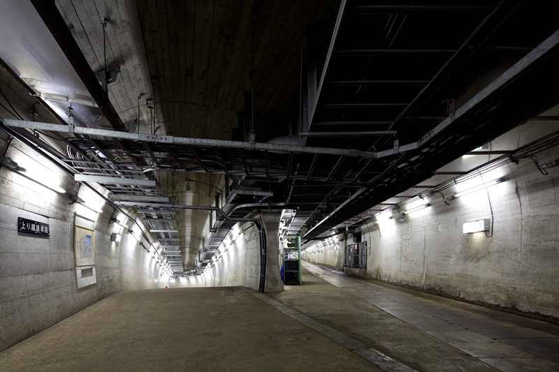 青函隧道龙飞定地海底隧道下行站台后方的作业坑道